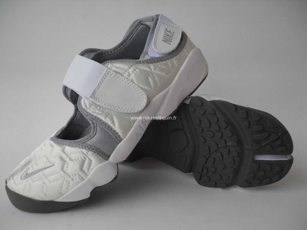 Nouveau Modele D Utilité Baskets Nike Shox Rift Blanc Gris